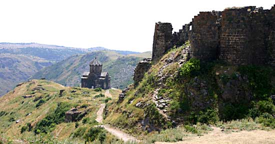 Amberd, la forteresse et l'église